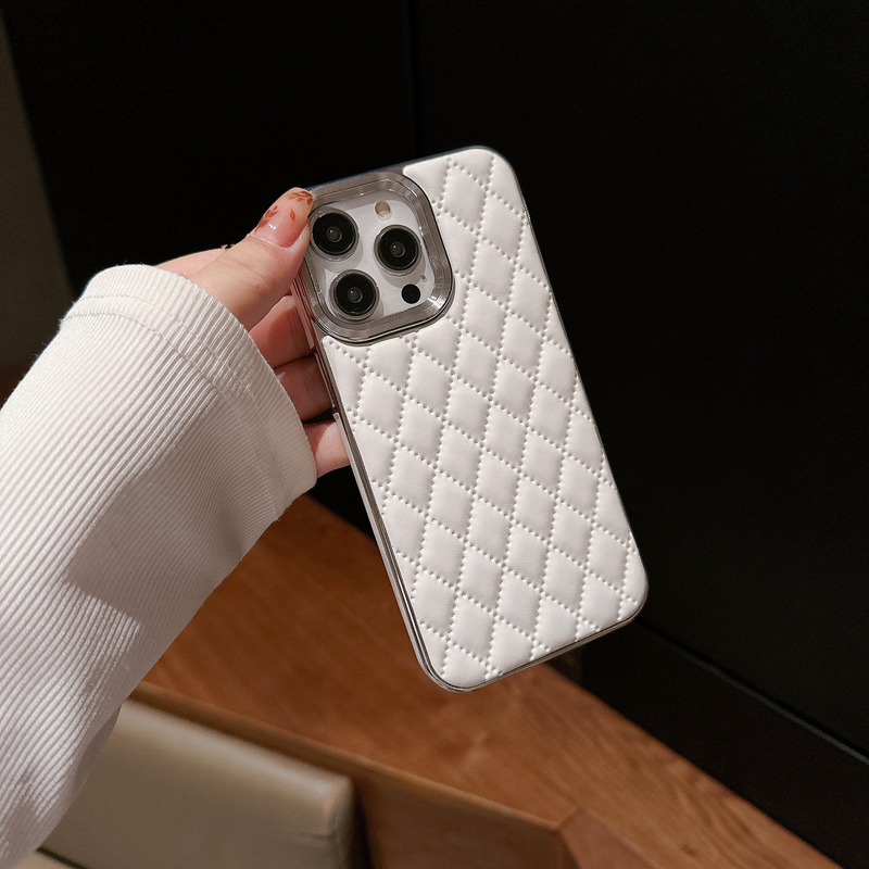 Side bag electroplating small fragrance suitable for iPhone15 Apple 14promax mobile phone case rhombus leather pattern 13_voghion.com