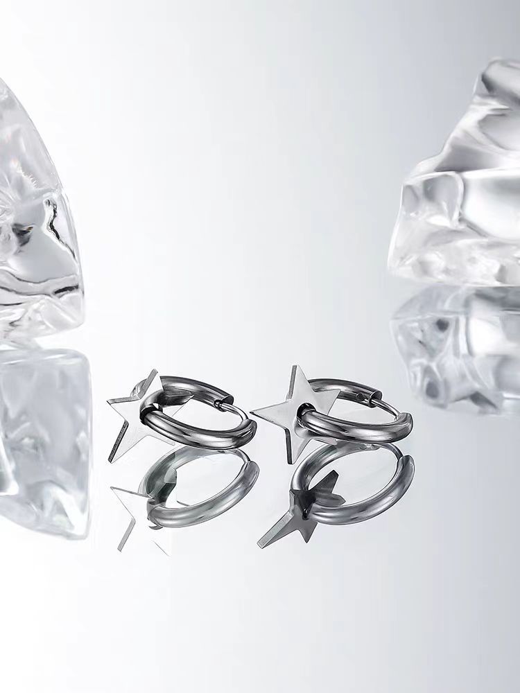 Nuovi orecchini in acciaio al titanio con stella a cinque punte in oro e argento, alla moda e versatili, stile freddo, orecchini con personalità da uomo e da donna, clip per le orecchie_voghion.com