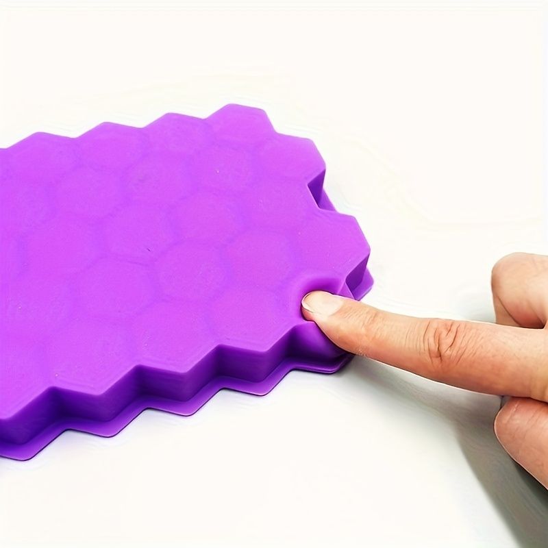3er-Pack Eiswürfelschalen mit Wabenstruktur und Deckel, wiederverwendbare Eiswürfelformen aus Kunststoff, kleiner Eiswürfelbereiter aus Silikon für den Gefrierschrank_voghion.com