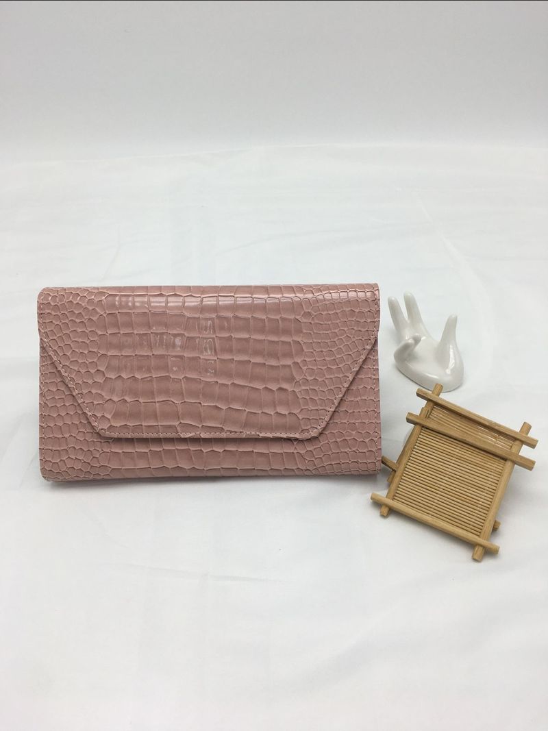 2025 New Crocodile Pattern Genuine Leather Clutch Fashion Versatile Envelope Bag Large Capacity Women's Cowhide Handbag_voghion.com
