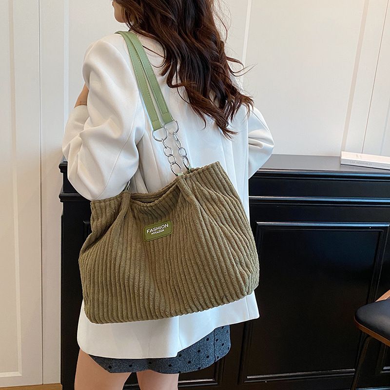 Borsa a tracolla singola alla moda in velluto a coste con catena, grande capacità, da donna, autunno 2025_voghion.com