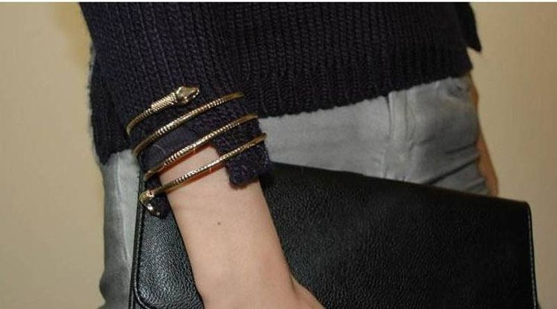 Bracelet personnalisé en forme de petit serpent_voghion.com