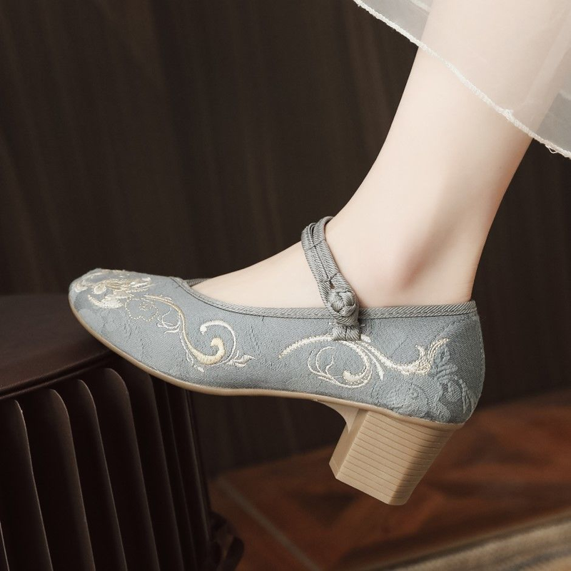 Damenschuhe mit hohen Absätzen und Cheongsam-Stil, alter Stil, Square Dance, dicke Absätze, dicke Sohle, bestickte Stoffschuhe, Frau_voghion.com