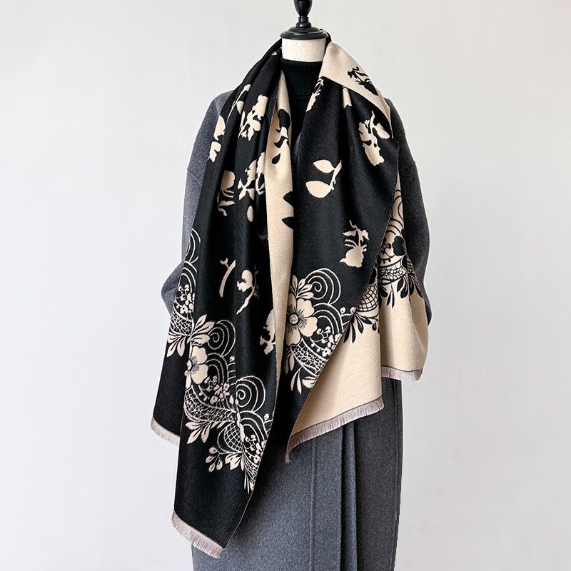 Sciarpa calda a doppia faccia stampata con motivo a vite di fiori in cashmere autunno/inverno 2024 per donna_voghion.com