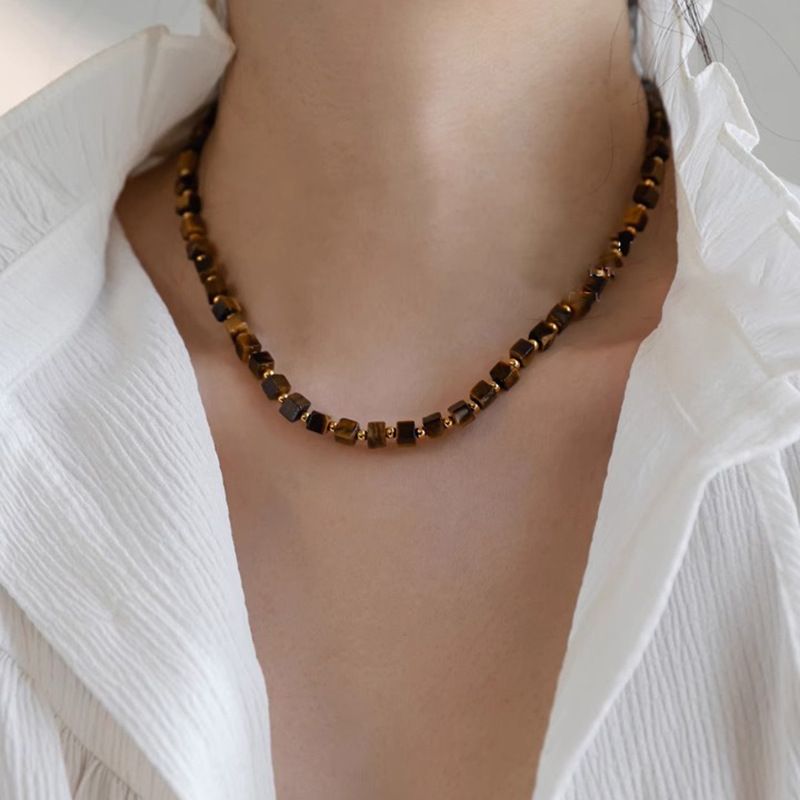 Collana con perline in pietra occhio di tigre retrò da donna, girocollo a strati con perline quadrate geometriche, pezzo importante in pietra preziosa naturale marrone resistente allo sbiadimento_voghion.com