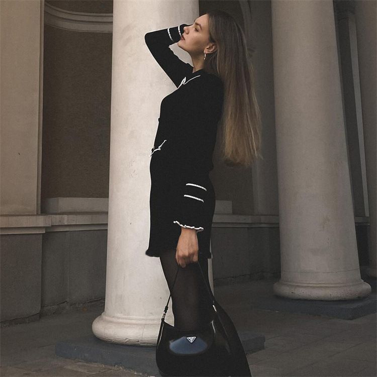 Abito in maglia con bottoni in legno e bordo a orecchino, a maniche lunghe, da donna_voghion.com