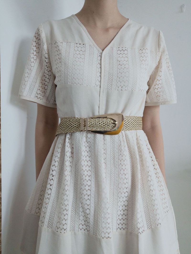 Vestido estilo tecido colorido, camisa sem socos, jeans, cinto oco respirável_voghion.com