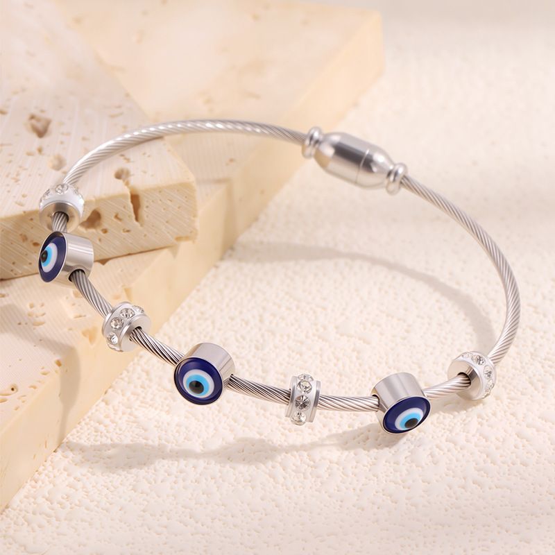 Braccialetto di diamanti da donna, bracciale in acciaio al titanio e oro, bracciale in titanio per donna, moda, goccia d'olio, occhiello scorrevole, filo d'acciaio tempestato di diamanti, non sbiadisce, O_voghion.com