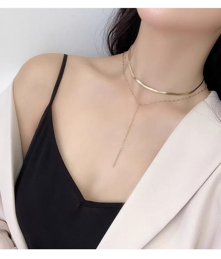 Collana con catena a doppio strato con frange e ago per labbra, collana in acciaio al titanio, temperamento minimalista femminile, collana con catena sottile per clavicola retrò femminile_voghion.com