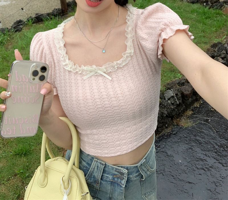 Camiseta de mujer con cuello cuadrado y mangas con borde de encaje para verano de 2024, top corto de manga abullonada elegante, suave y dulce_voghion.com