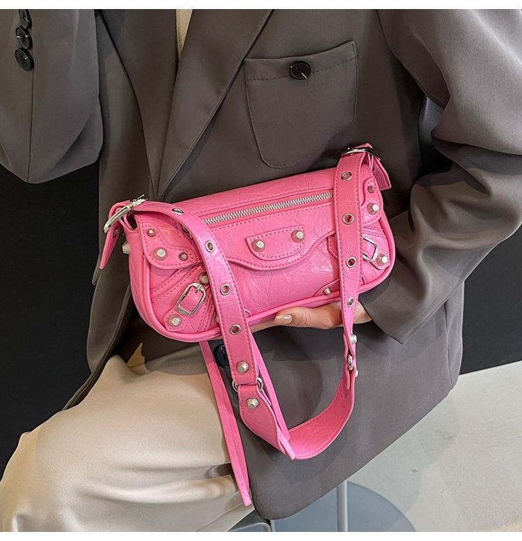Séiss Cool Hot Girl Motorrad 2024 Summer Neie Stil Ënneraarm Hand Grip Muster Handtasche Personaliséiert Niet Schëllertasche_voghion.com