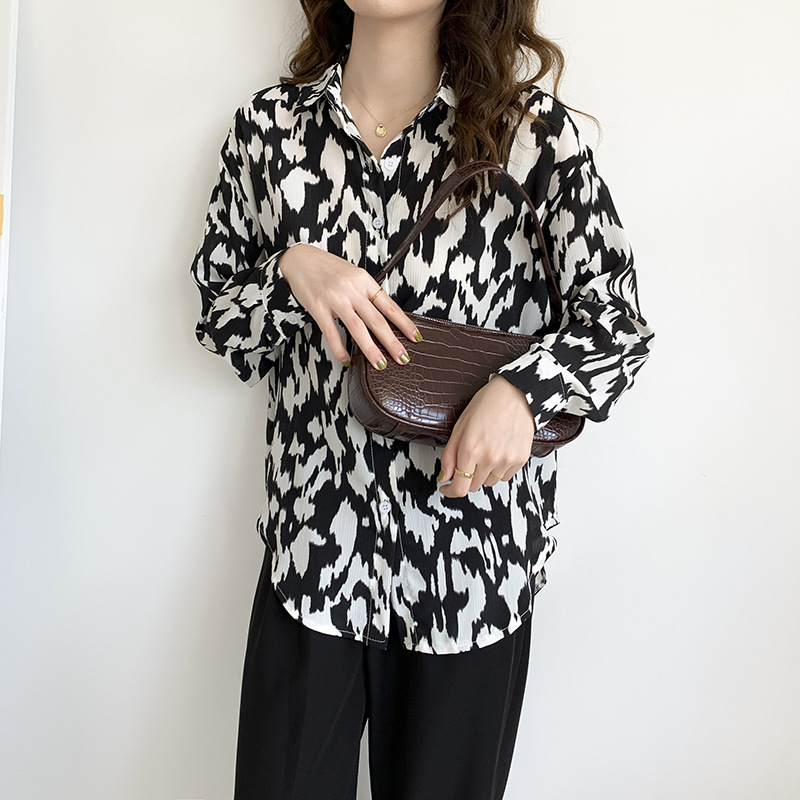 High-end French Niche Design Bag Retro Armpit Bag Baguette Bag Crocodile Pattern handbag celebrity hand bag_voghion.com