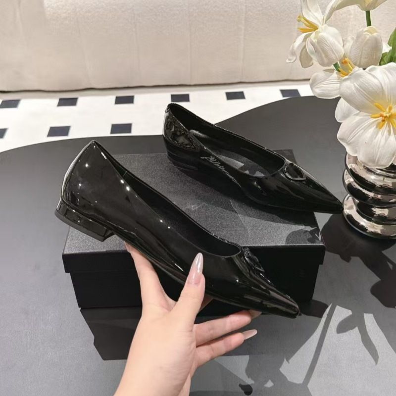 High End Xiaoxiang 2025C, sfilata di moda primaverile, nuove Mary Jane a punta casual con fondo piatto a forma di cuore in vera pelle_voghion.com