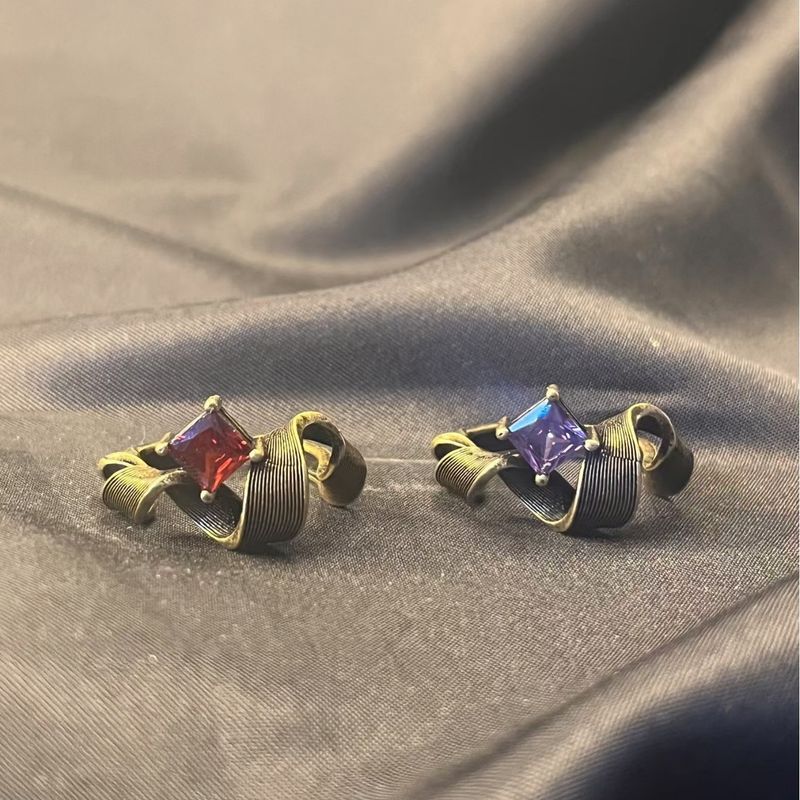 Wave Twist Arm Black Gold Brushed Satin Ribbon Pomegranate Red Gemstone Square Diamond Women's Style Ring_voghion.com