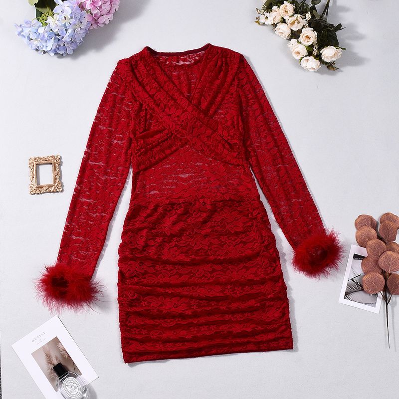 Robe moulante sensuelle en dentelle et plumes pour femme – Design ajouré séduisant (S-XL)_voghion.com