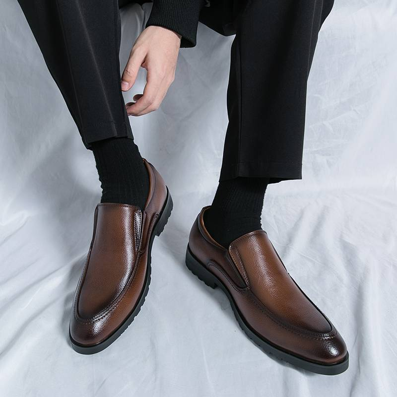 Neue, hochwertige, spitze Freizeitschuhe aus Leder für Herren, Hochzeitsschuhe mit Bullock-Fransen, ein Slip-on-Rindsledersohle, Stylist-Modeschuhe_voghion.com