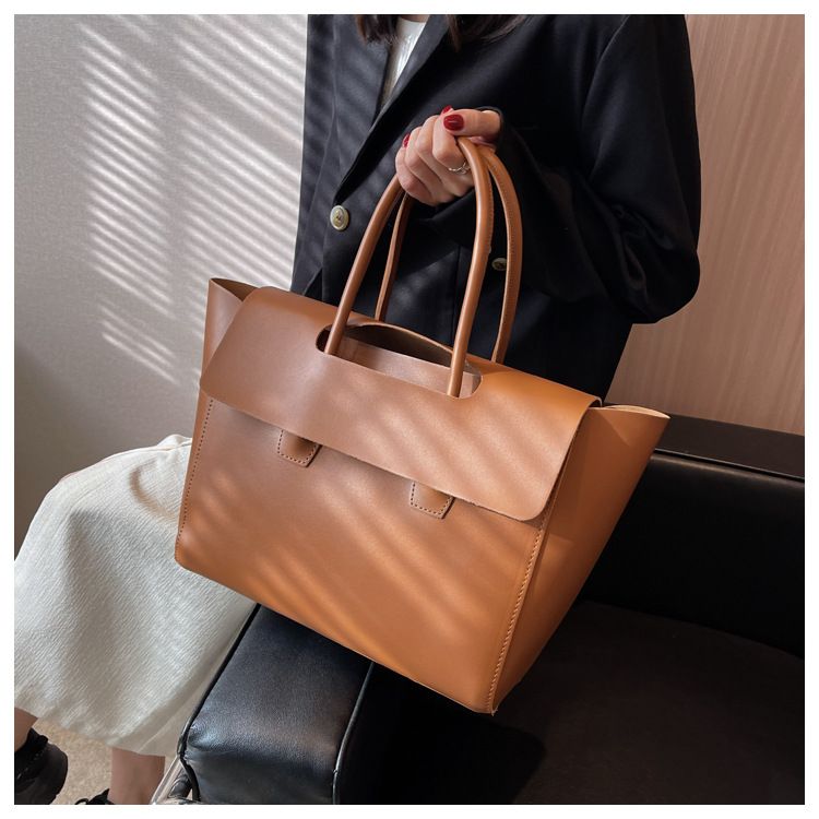 Große 2025S Designer High-End Big Bag Damentasche Neue trendige koreanische Version der Handtasche mit großer Kapazität Retro Pendlertasche Messenger Bag_voghion.com