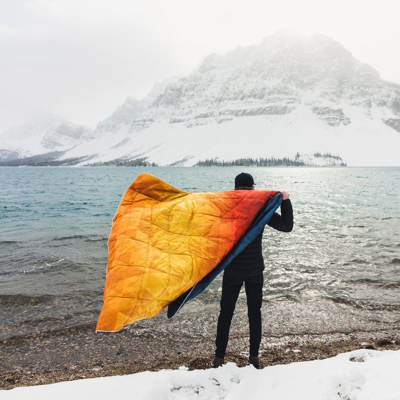 Multifunctional Down Portable Ultra Light Quilted Fluffy Outdoor Camping Blanket With Storage_voghion.com