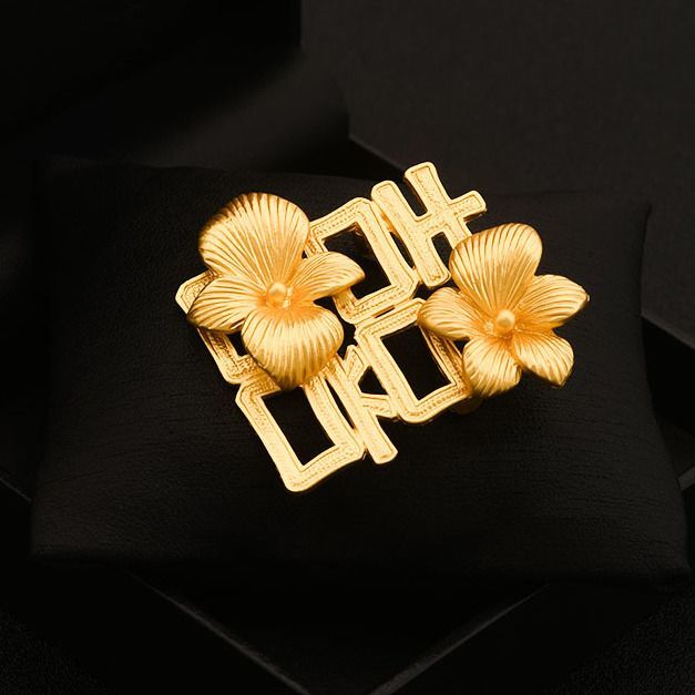 Lily Happy Character Brooch Festive Suit Dress Corsage Women's Accessories Texture Badge Pin_voghion.com