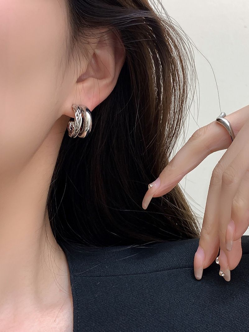 Orecchini a forma di C di alta qualità per donna, orecchini di design di nicchia, accessori per orecchie Yiwu_voghion.com