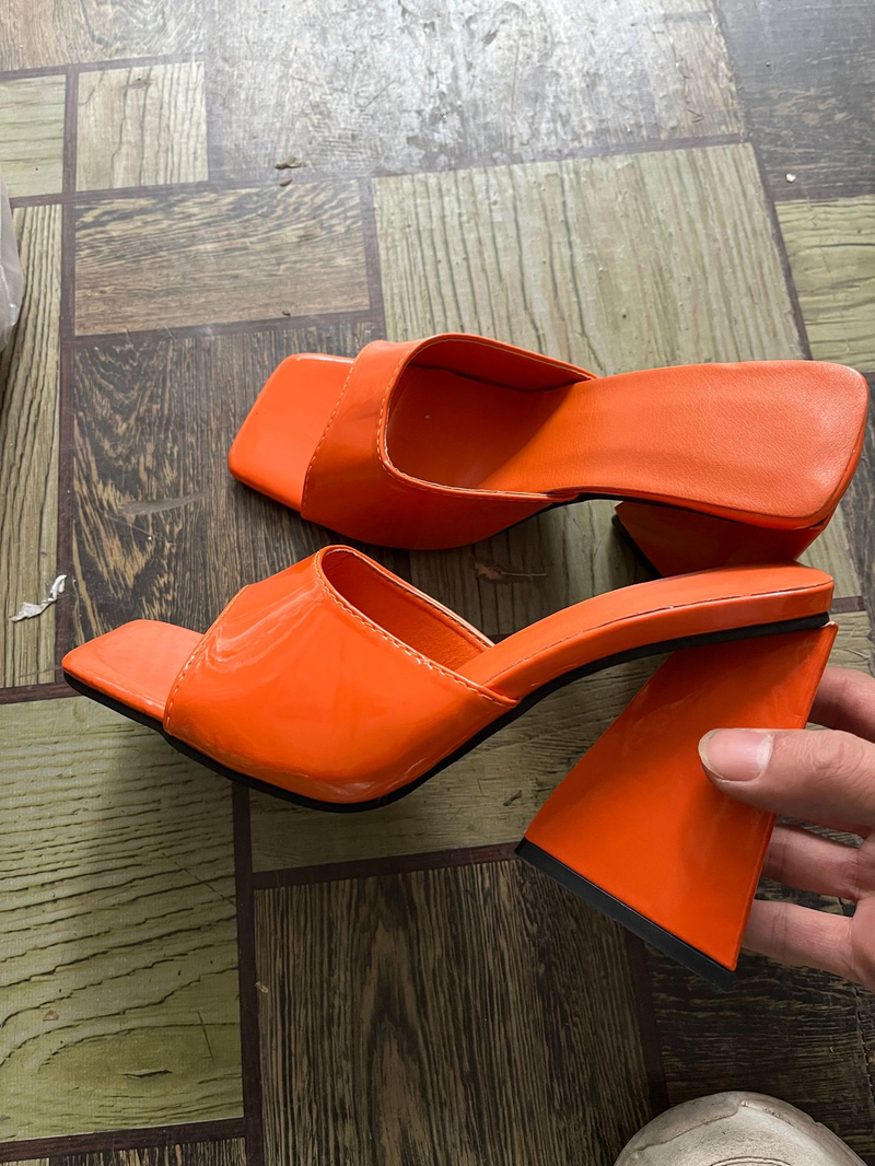 Summer New Grouss Séissegkeeten Faarf Fish Mond Décke Heel Buckle One Linn Damen High Heels_voghion.com