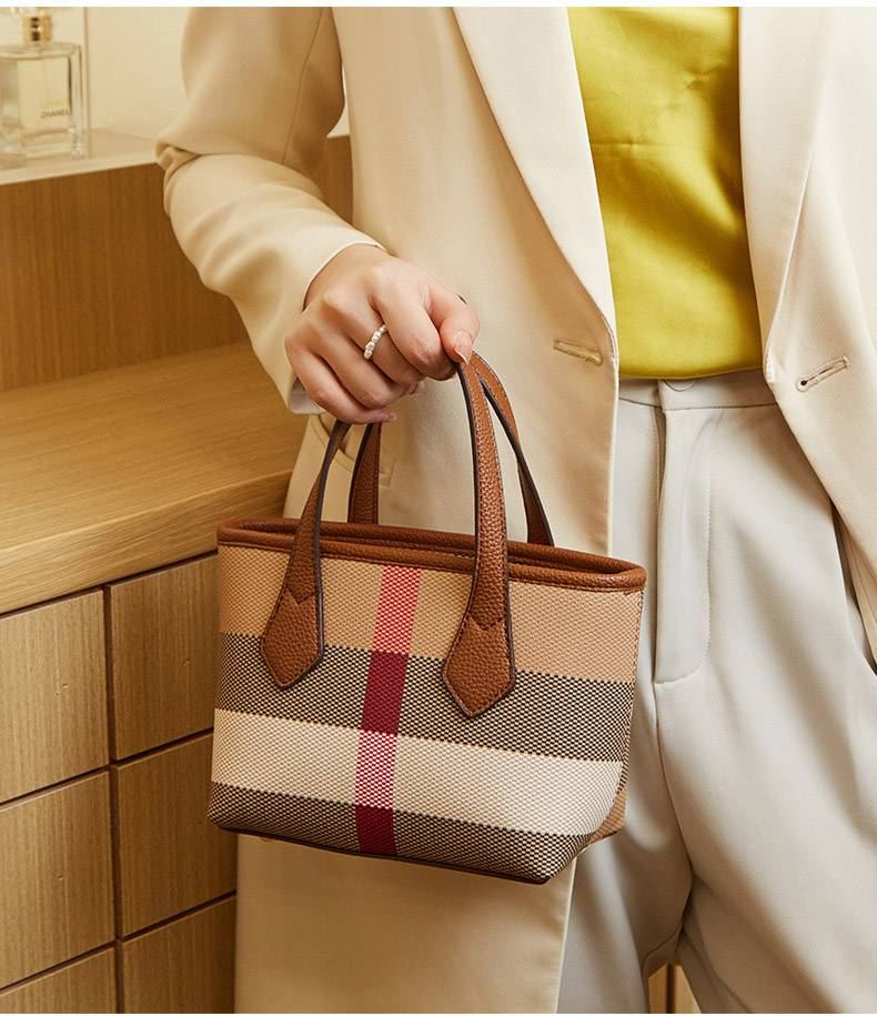 Nuova borsa a secchiello mini cestino Borsa a tracolla di lusso leggera stampata a quadri moda Europa e Stati Uniti_voghion.com