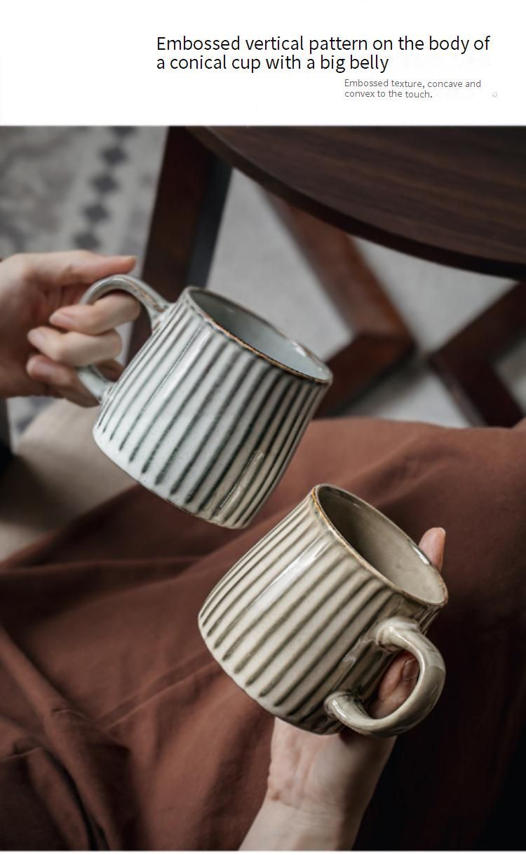 Taza artesanal con variación de esmaltado y textura en relieve - Taza de café de cerámica nórdica con tapa y cuchara, capacidad de 450 ml, diseño retro para hombre_voghion.com