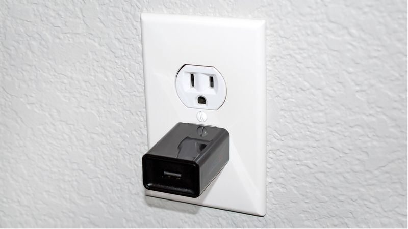 Premium 2.0 USB Wall Charger with Authentic Fast Charging works iPhone and Android with EN Outlet_voghion.com