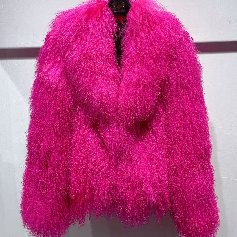Damenbekleidung Luxuriöser Shearling-Pelzmantel Damenmode Kurze Jacke mit Reverskragen und natürlichem Shearling-Besatz_voghion.com