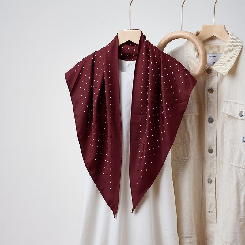 Foulard triangle en soie imprimé cajou pour femme, style sergé, ambiance estivale_voghion.com