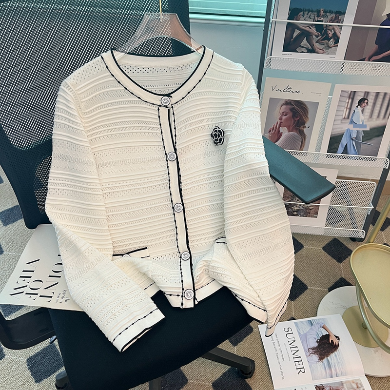 Vêtements pour femmes Pull tricoté Début d'automne Nouveau style Unique Belle veste fine Protection solaire pour femmes Camellia Ice_voghion.com