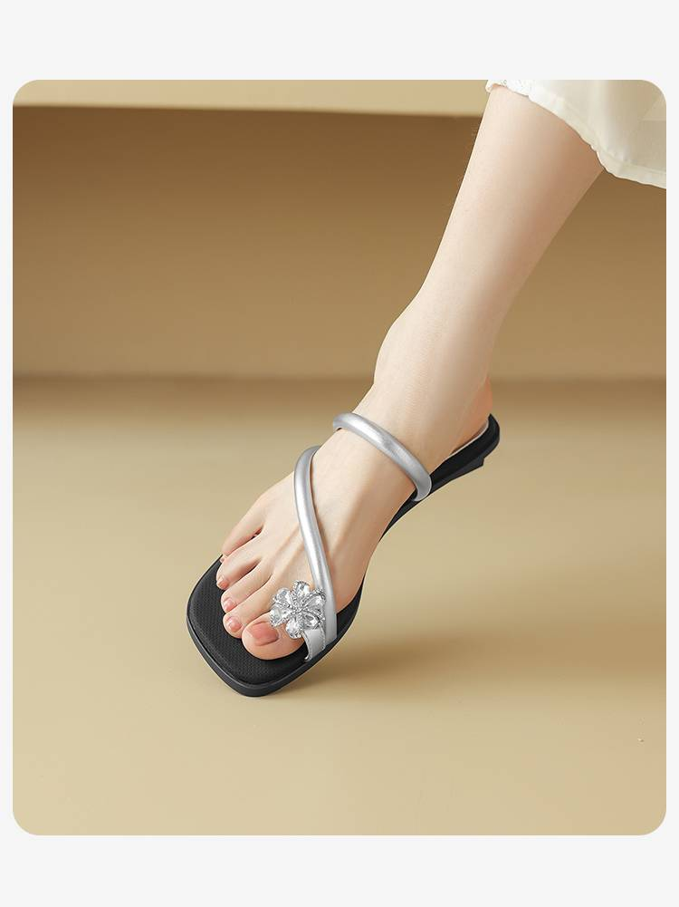 Cameido Women's Rhinestone-toe-cap Slippers, Outdoor Wearable Sandals, In A Fairy-like Style, Low-heeled Single-strap Slippers_voghion.com