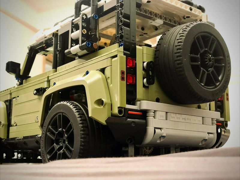 2573PCS Neue Technische Land Off-road Defender Sport Auto Bausteine Set Modell MOC Fahrzeug Spielzeug Ziegel Für Jungen Erwachsene Geschenke_voghion.com