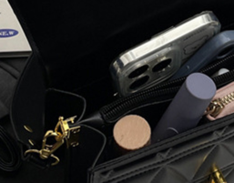 High End Handbag For Women In Winter 2023, New Versatile Single Shoulder Crossbody Bag, Niche Design For Women's Small Square Bag_voghion.com