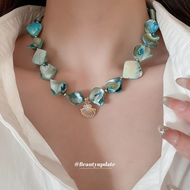 Irregular Natural Shell Pearl Necklace, Seaside Vacation Style Collarbone Chain, Bohemian High-end Temperament Accessory_voghion.com