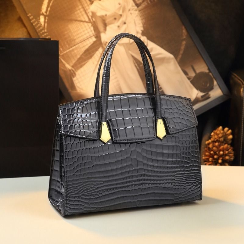 Counter Light Luxury 2024 Bright Leather Mom Large Capacity High gloss Arch Bead Women's Bag Atmospheric Middle aged_voghion.com