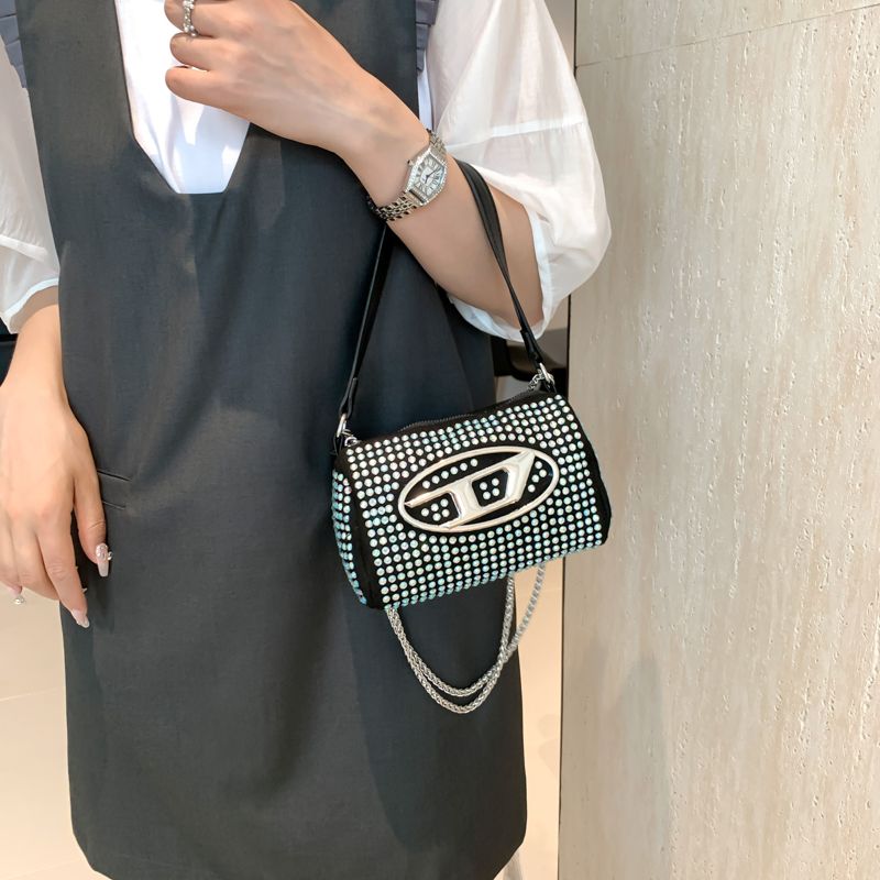 Bolso de hombro de lujo para mujer, con superficie brillante de metal, letras tachonadas, gran capacidad, cremallera, correa ajustable, multifunción, para uso diario, 17,5 x 7 x 10,5 cm._voghion.com