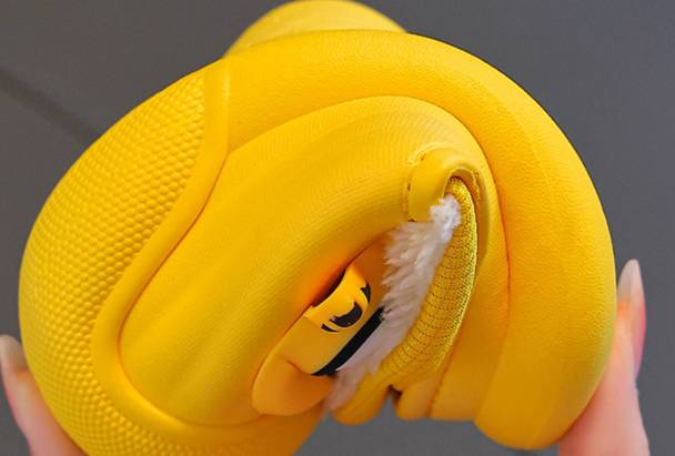 "Pantofole invernali per bambini – Calde pantofole da casa per interni/esterni con fodera in pile e suola antiscivolo in PVC (taglie 24-39, motivo con cervi e coniglietti)"_voghion.com