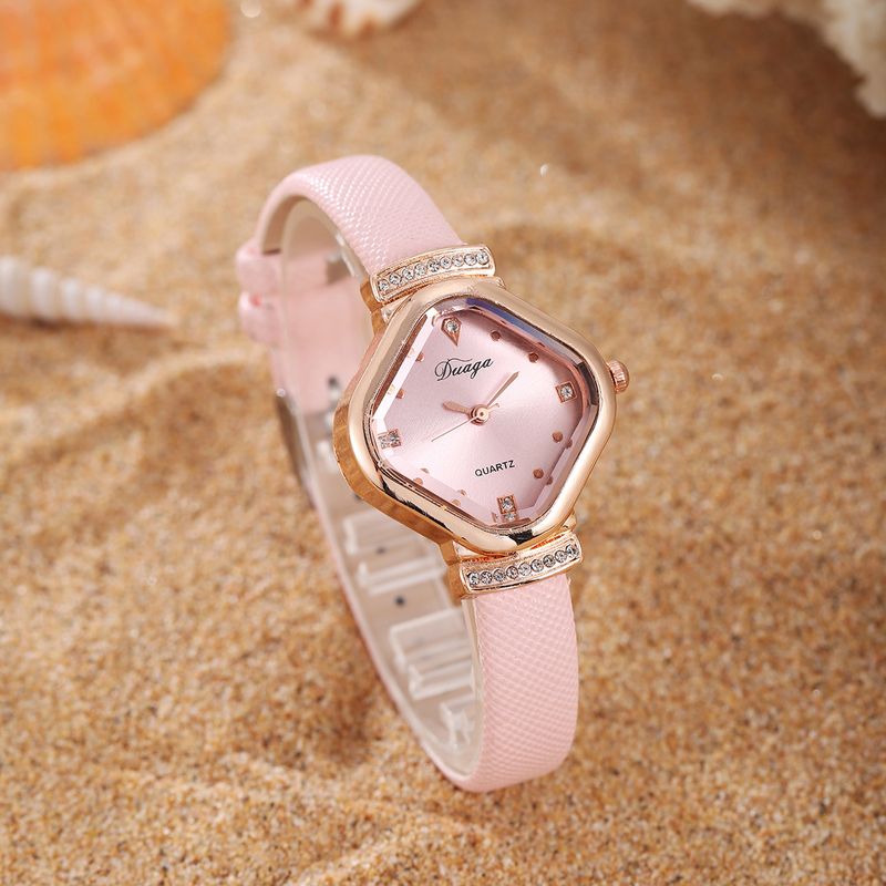 Damenuhr und Schmuckset, zartes süßes quadratisches Zifferblatt, Gürteluhr, Perlenarmband, Legierung, Schmetterlingsschmuckset_voghion.com