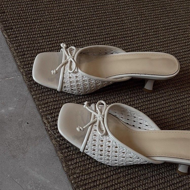 Schaffell-Version ~ Gewebte Hohlsandalen im Urlaubsstil für Damen, vielseitige High Heels mit Schleife und einem Riemen, offener Zehenpartie und quadratischer Zehenpartie_voghion.com