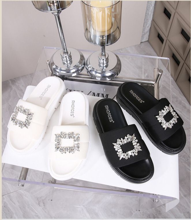 Lamedad naiste jakid, pikad kleidid, moesandaalid, sussid, teemantpandlaga, kerged ja töökindlad_voghion.com