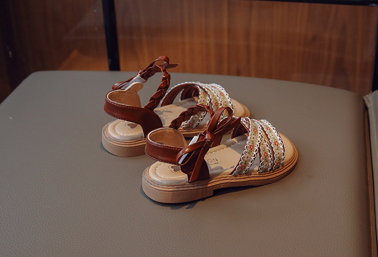 Sandali da ragazza 2024 Estate nuova principessa edizione coreana fiocco tendine di mucca scarpe da spiaggia per bambini con fondo piatto_voghion.com