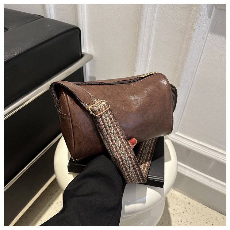 Borsa piccola retrò per donna 2024 Nuova borsa a tracolla singola con tracolla larga alla moda e casual per borsa a tracolla per ragazze_voghion.com