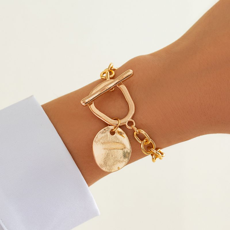 Collana con ciondolo circolare metallico alla moda, etichetta con ritratto hip-hop, catena con fibbia OT, catena per clavicola_voghion.com