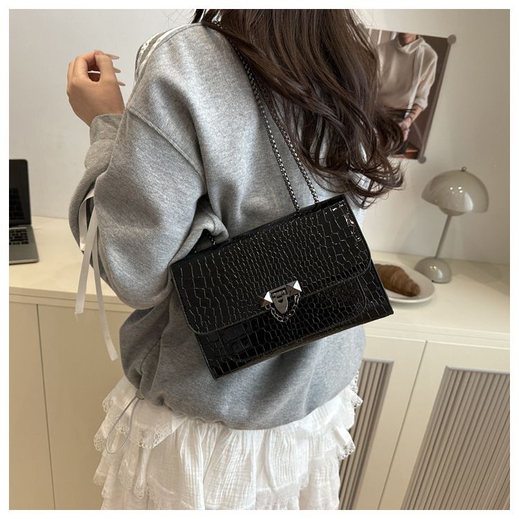 Borsa a tracolla piccola quadrata da donna, tendenza street, stile casual, semplice, estiva 2025_voghion.com