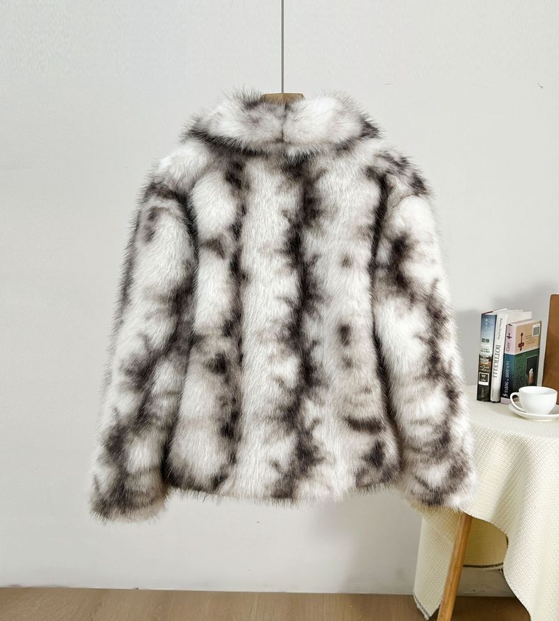 Damenbekleidung Beliebte Kunstpelz Großes Revers Damenoberteile Großes Fell Warmes Temperament Prominenter Lockerer Mantel_voghion.com