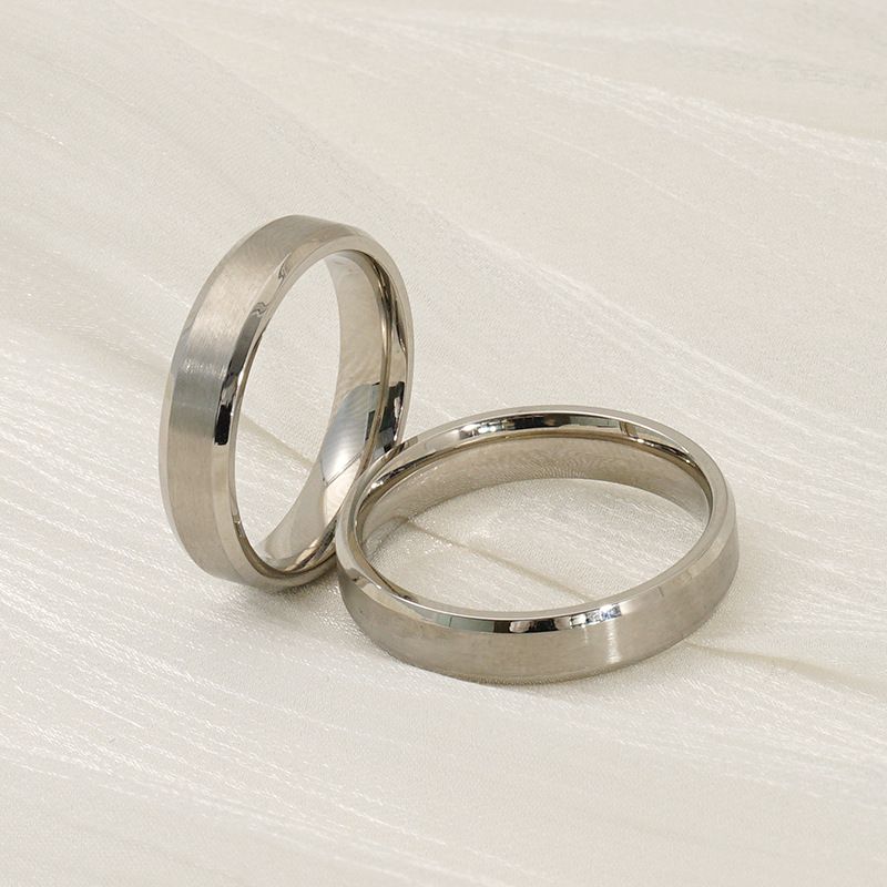 Versione coreana semplice versatile stile Ins titanio coppia anello liscio in acciaio inossidabile gioielli per le donne all'ingrosso_voghion.com