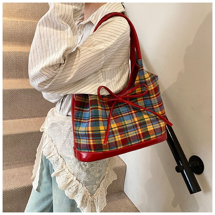 Borsa a tracolla grande ed elegante con tracolla staccabile, borsa a mano spaziosa per lavoro e viaggio, con motivo a quadri a blocchi di colore, per donna_voghion.com