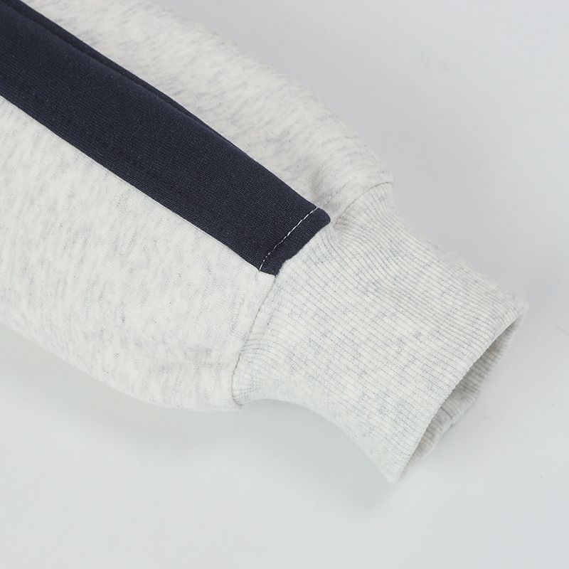 Felpa con cappuccio e stampa di lettere vintage per uomo e donna - Pullover con spalle scese dalla vestibilità comoda e design patchwork_voghion.com