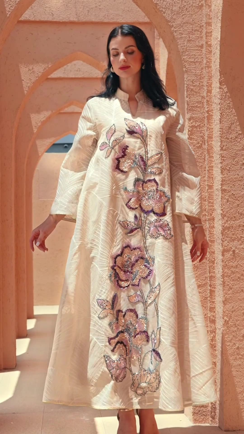 Elegantes besticktes Abaya-Kleid aus Netzstoff mit Blumenapplikation – Langärmliges, schlichtes muslimisches Kleid für Damen (Beige, M/L/XL/XXL)_voghion.com
